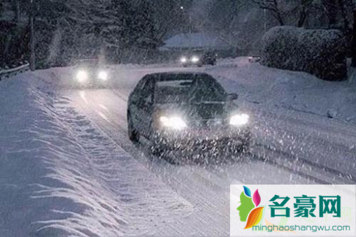 下雪天开车用什么档位2