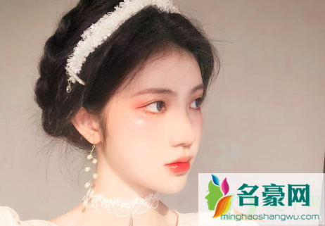 绿茶和被撩的男友哪个更让人生气1