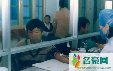 血液是红色的为什么血管是蓝色的3