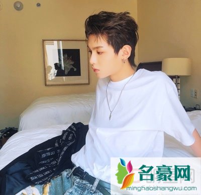 黄明昊对女朋友的要求+理想型女生类型 justin带女朋友看演唱会是陈果吗