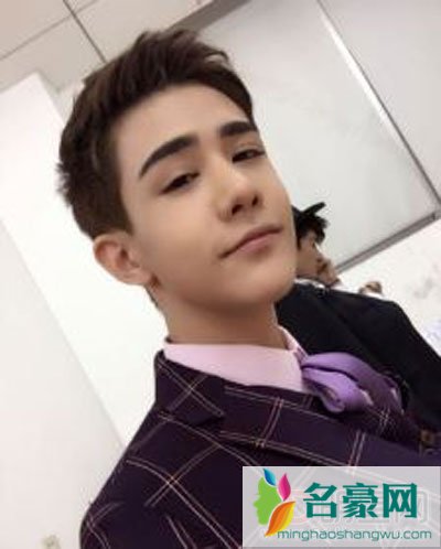 吾木提和蔡徐坤互撕闹翻了吗+俩人的关系 吾木提和左其铂好还是蔡徐坤