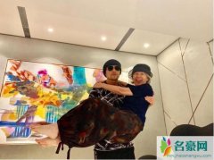 周杰伦公主抱叶惠美 满头白发的妈妈依旧貌美如花