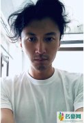 谢霆锋晒睡醒照 没有看到王菲身影有些失望