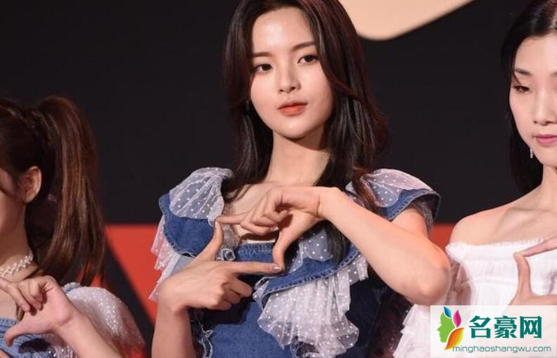 杨超越近照