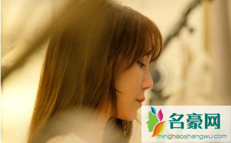 顶楼2沈秀莲和蝴蝶纹身女人是同一人吗2