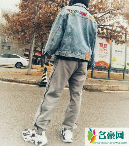 匹克洞洞鞋上脚穿搭图：平替椰子洞洞鞋！