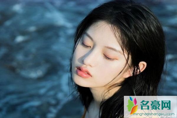 女朋友好看是什么体验 女朋友长得漂亮是什么感觉