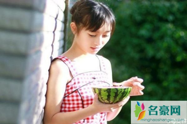 女朋友好看是什么体验 女朋友长得漂亮是什么感觉
