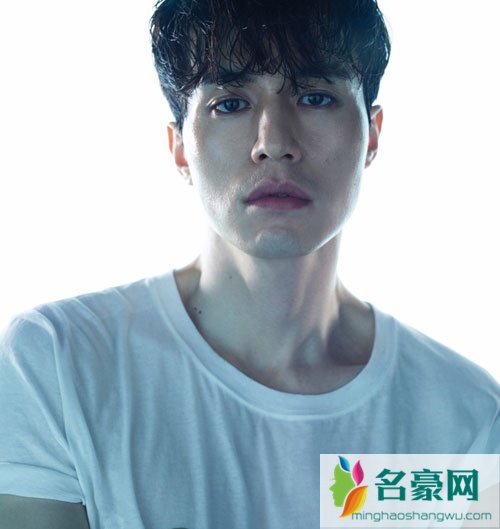 秀智李栋旭确认恋爱 前男友李敏镐火速上热搜