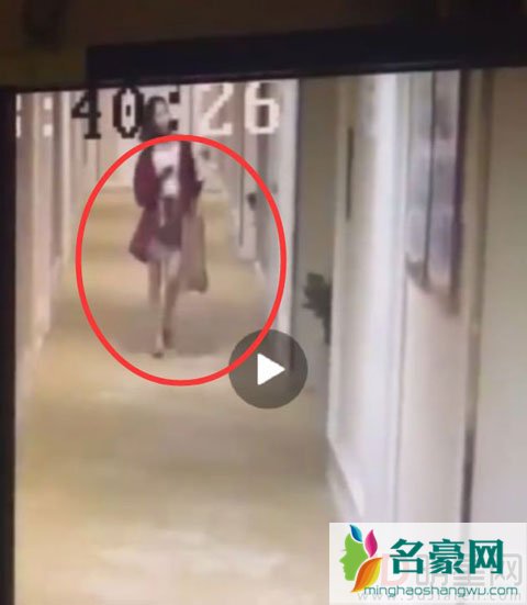 视频中约炮的男子是不是胡一天 和胡一天进房间的女生谁是