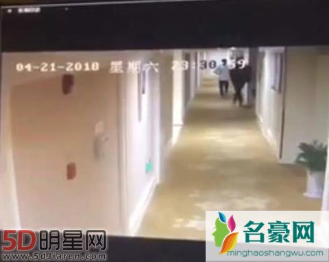 视频中约炮的男子是不是胡一天 和胡一天进房间的女生谁是