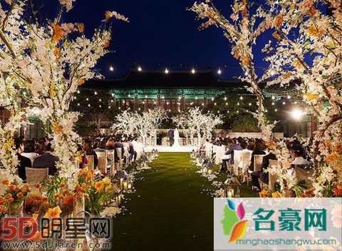 宋仲基宋慧乔婚礼现场曝光 被各种花海包围堪比浪漫韩剧