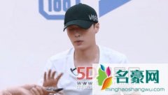 张艺兴最近脸怎么胖了是整容后遗症吗？ 黄渤称胖