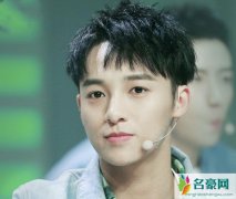 追光吧哥哥伍嘉成为什么被称最惨哥哥 心疼伍嘉成