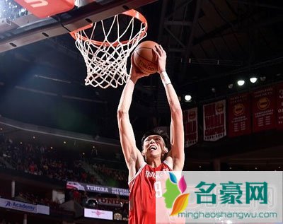 nba火箭队周琦最新消息及个人资料 周琦签约火箭年薪多少钱