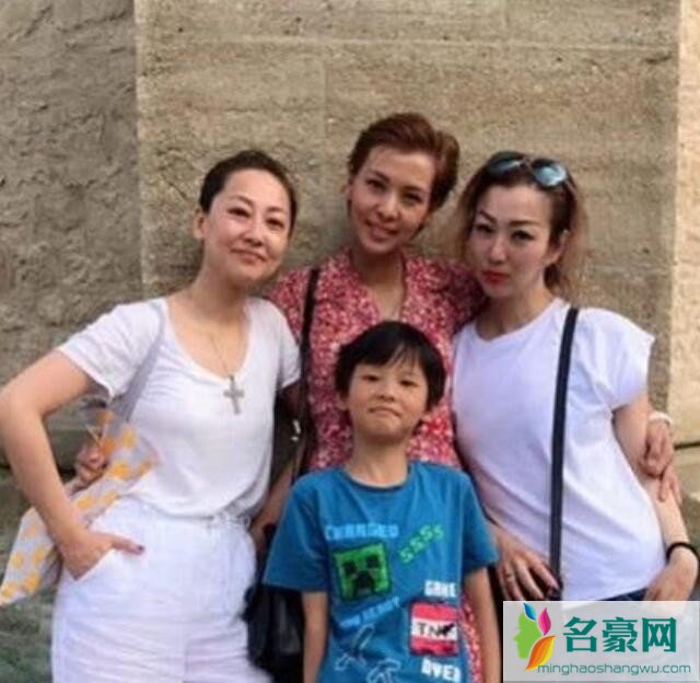 郑秀文近照