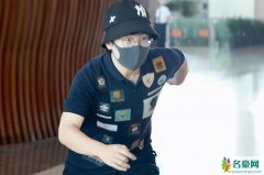 郭麒麟见粉丝撒腿就跑 网友很好奇他这令人迷惑行