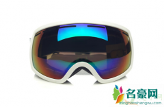 滑雪眼镜里面可以戴眼镜吗 滑雪眼镜有什么作用