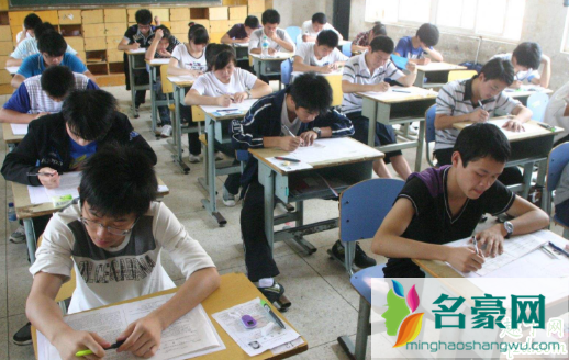 今年高考为何要延期一个月 2020高考后填报志愿和录取时间会推迟吗5