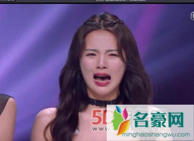 创造101杨超越唱歌烂好难听还有脸哭 最新一期人气排名第九遭网友举报