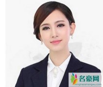 适合金融系女人职业发型 婉约大气的盘发造型