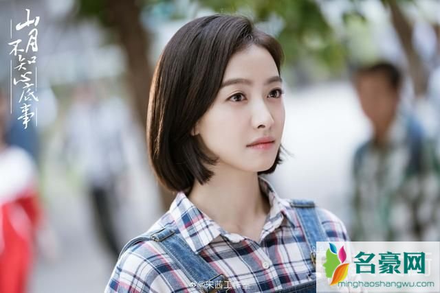 秋季女生流行什么发型 短发波波头时髦又好看9
