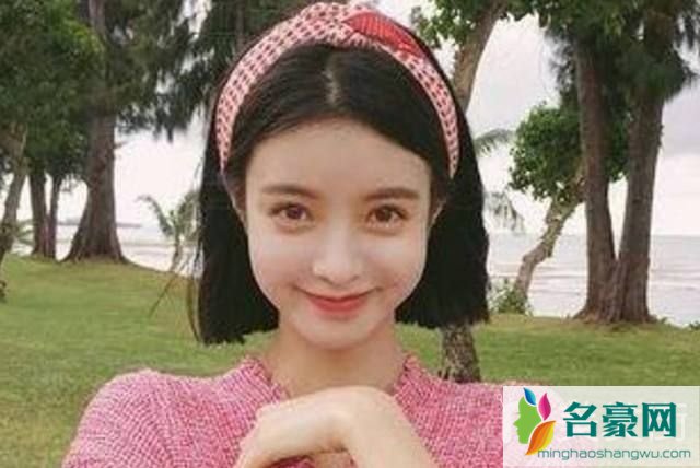 女生适合刘海的脸型发型推荐4