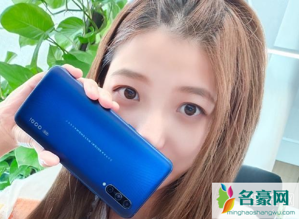 iqoo3和小米10哪个好 iqoo3和小米10参数对比