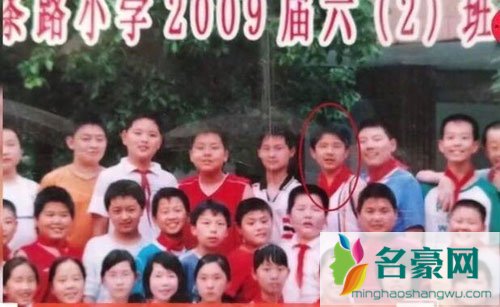 刘昊然小学同学录太可爱 儿童时期外号偶像梦想大曝光