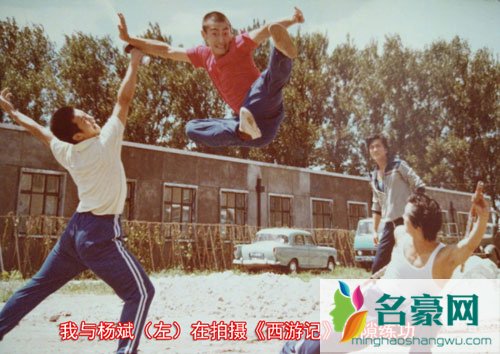 六小龄童晒旧照为哪吒扮演者杨斌庆生 网友：一直以为哪吒是女生