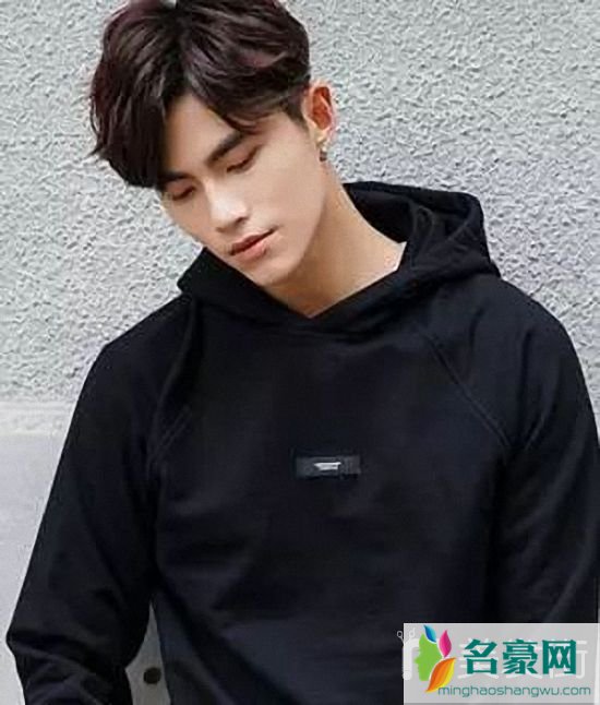 男士干净利落清爽短发_男生干净利落的发型_男士干净利落清爽短发_男生发型干净利索短发发型图片1