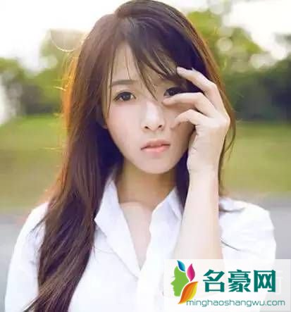 2019好看的女生发型_2019秋季流行发型_2019流行发型图片_2019流行发型女中短发_2019发型流行趋势女4