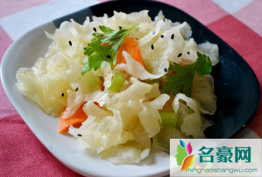 银耳凉拌需要煮一下吗3