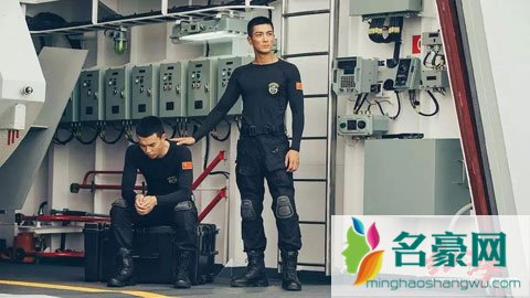 杜江为拍电影狂练肌肉 嗯哼以为爸爸去当兵长大还要送枪