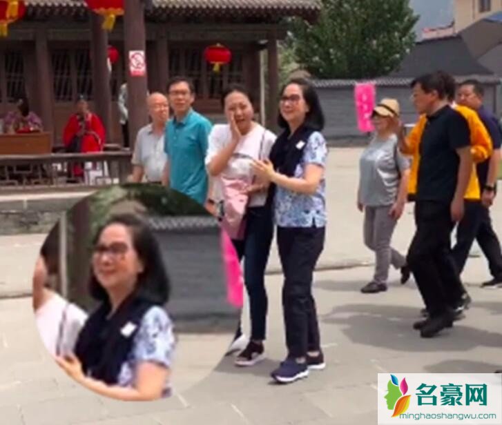 成龙妻子林凤娇现身