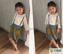 陈冠希叹女儿成长快 Alaia靠墙摆拍颇有超模风范