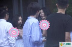 王菲携女儿外出会友 李嫣全程状态慵懒非常冷酷