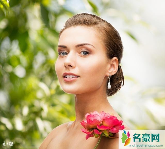 女人想要让男人对你死心塌地？那就用这六招！绝对管用！