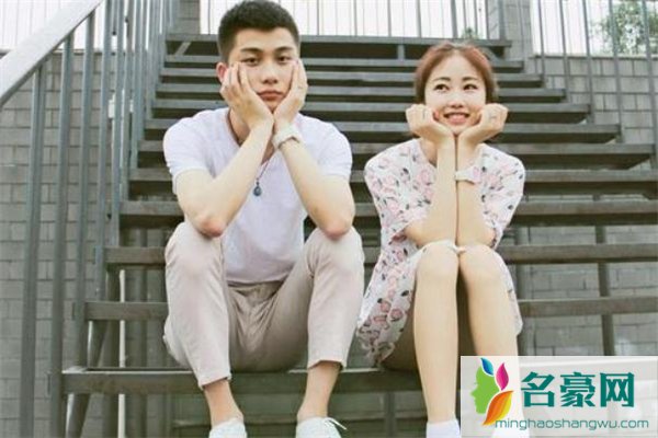 男朋友工作忙冷落我怎么办 男朋友工作忙没时间陪我怎么办