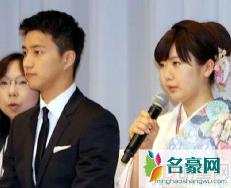 福原爱成中国媳妇 与江宏杰结婚秀钻戒