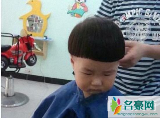 小男孩西瓜头怎么剪好看 儿童西瓜头怎么剪图解3
