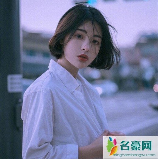 没有刘海的短发发型女 冬季时尚又好看