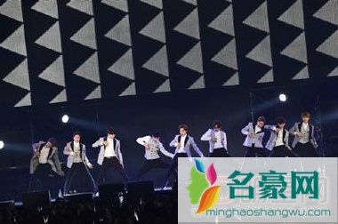 EXO出道3年半成为最短时间在日本东京巨蛋举行演唱会海外组合