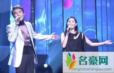 胡兵当众强吻瞿颖 胡兵喜欢瞿颖吗