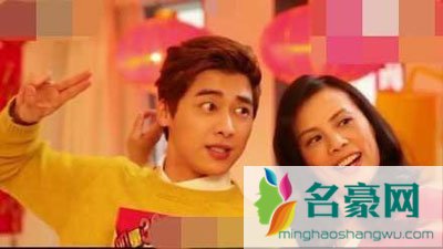 李易峰和妈妈拍广告 李易峰给妈妈洗脚