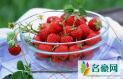 草莓用热水洗会变酸吗 如何清洗草莓
