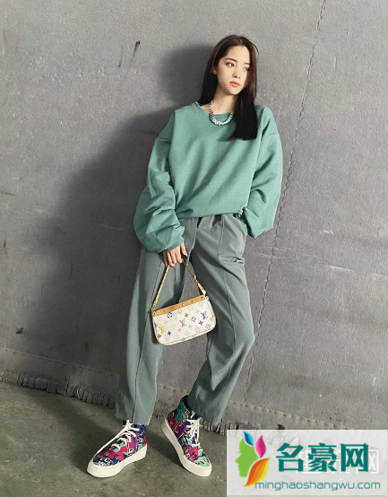 周杰伦，欧阳娜娜，白敬亭上脚fog匡威2.0全新联名 fog X 匡威油画拼接实物赏析
