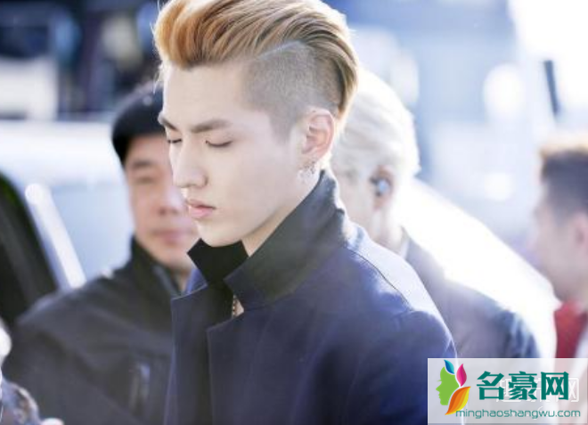 吴亦凡背头是定位烫吗 吴亦凡背头怎么做