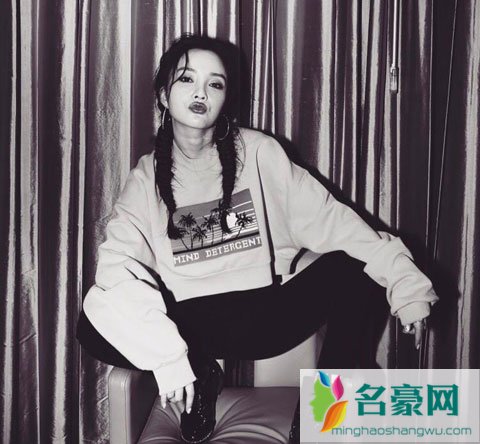 李小璐状告三个微博号索赔55万元 称诽谤言论让大家误会她