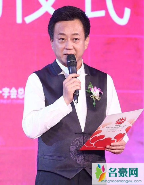 董卿朱军不主持今年春晚 李易峰江疏影或联手合作登春晚